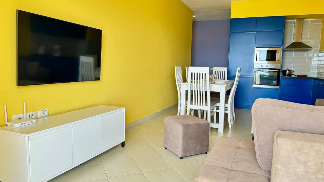Colorful Sea View Apartment ซารานเดอ ภายนอก รูปภาพ