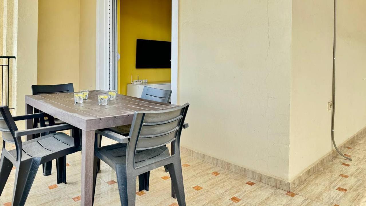 Colorful Sea View Apartment ซารานเดอ ภายนอก รูปภาพ