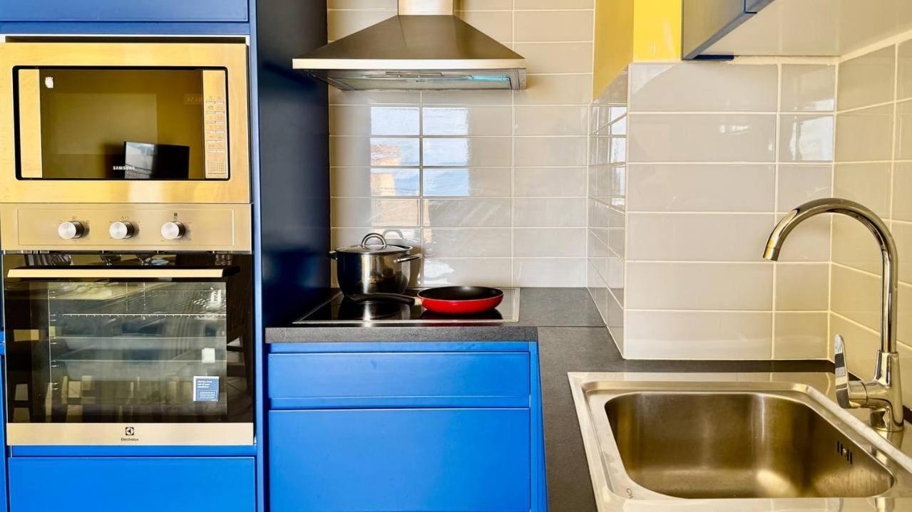 Colorful Sea View Apartment ซารานเดอ ภายนอก รูปภาพ