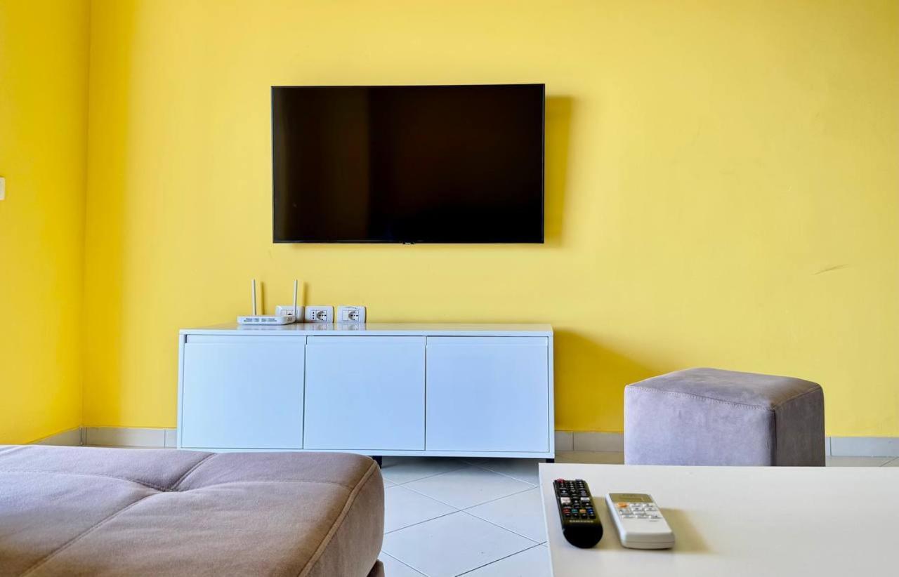 Colorful Sea View Apartment ซารานเดอ ภายนอก รูปภาพ